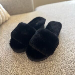 NEW! MICHAEL Michael Kors Women’s Black Faux Fur Slide Slippers -Comfy Size 11